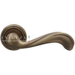 Extreza NINA (Нина) 317 на розетке R01 матовая бронза F03