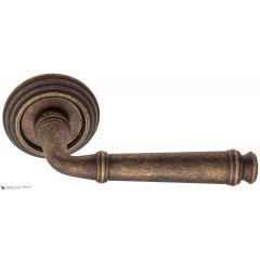 Дверная ручка на круглом основании Fratelli Cattini "FARFALLA" D8-BA античная бронза