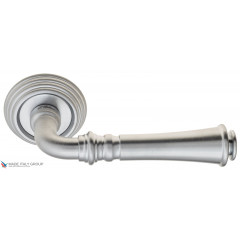 Дверная ручка на круглом основании Fratelli Cattini "GRACIA" D8-CS матовый хром