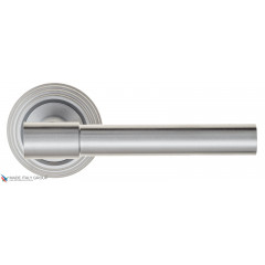 Дверная ручка на круглом основании Fratelli Cattini "UNA" D8-CS матовый хром