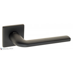 Дверная ручка на квадратном основании Fratelli Cattini "LINEA" 8FS-NM матовый черный