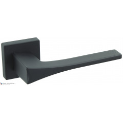 Дверная ручка на квадратном основании Fratelli Cattini "OSSIS" 8FS-NM матовый черный