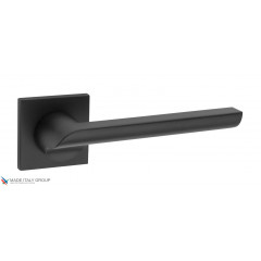 Дверная ручка на квадратном основании Fratelli Cattini "WOO" 8FS-NM матовый черный